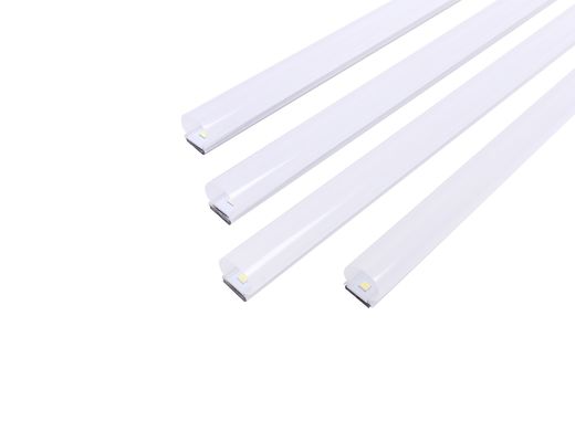 Kit de adaptación lineal con luz LED magnética en tamaño 2FT 4FT