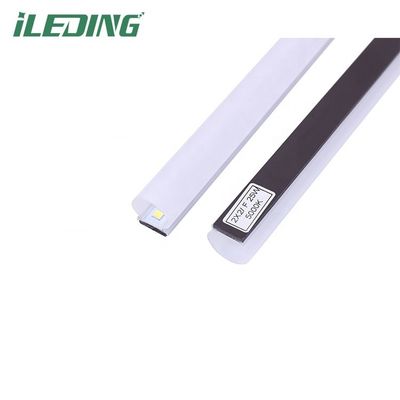 Kit de adaptación lineal de trofer magnético blanco con retrofit de LED con índice de reproducción de color Ra 80