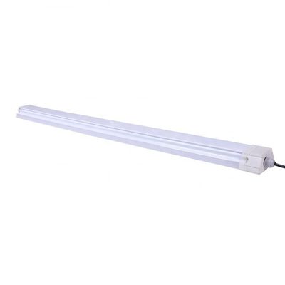 Instalación de iluminación de garaje de vapor LED 4FT a prueba de agua para estacionamiento y almacén de distribución