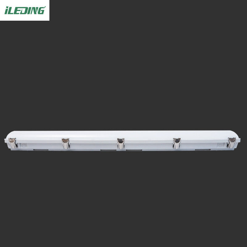AC 110V Parking LED Tube Vapor Tight Luminaire 4FT IP66 LED Iluminación a prueba de agua Luz a prueba de tres